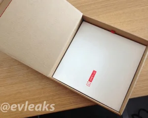 HTC OnePlus salgsæske lækket af @Evleaks