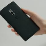 OnePlus 2 - bagside med kamera og laserfokus