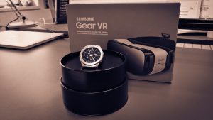 Samsung Gear V2 og Gear S2 Classic (Foto: MereMobil.dk)