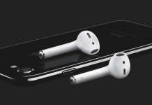 AirPods med iPhone 7 (Foto: Apple)