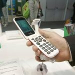 Doro 7060 fremvises på standen til Mobile World Congress 2018 i Barcelona (Foto: Doro)