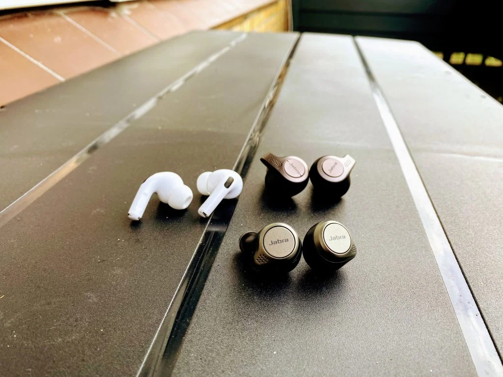 Jabra Elite 75t, AirPods Pro, Jabra Evolve 65t