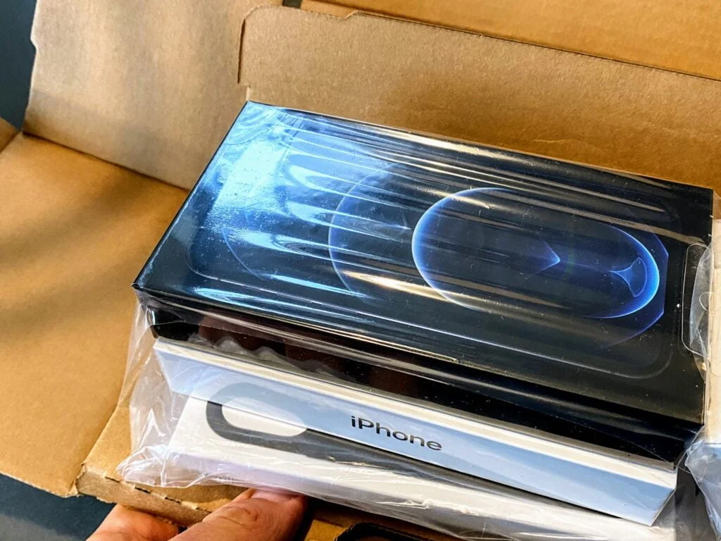 iPhone 12 box