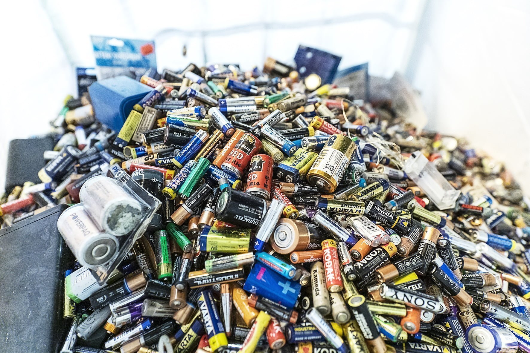 Kan det betale sig at bruge genopladelige batterier? MereMobil.dk