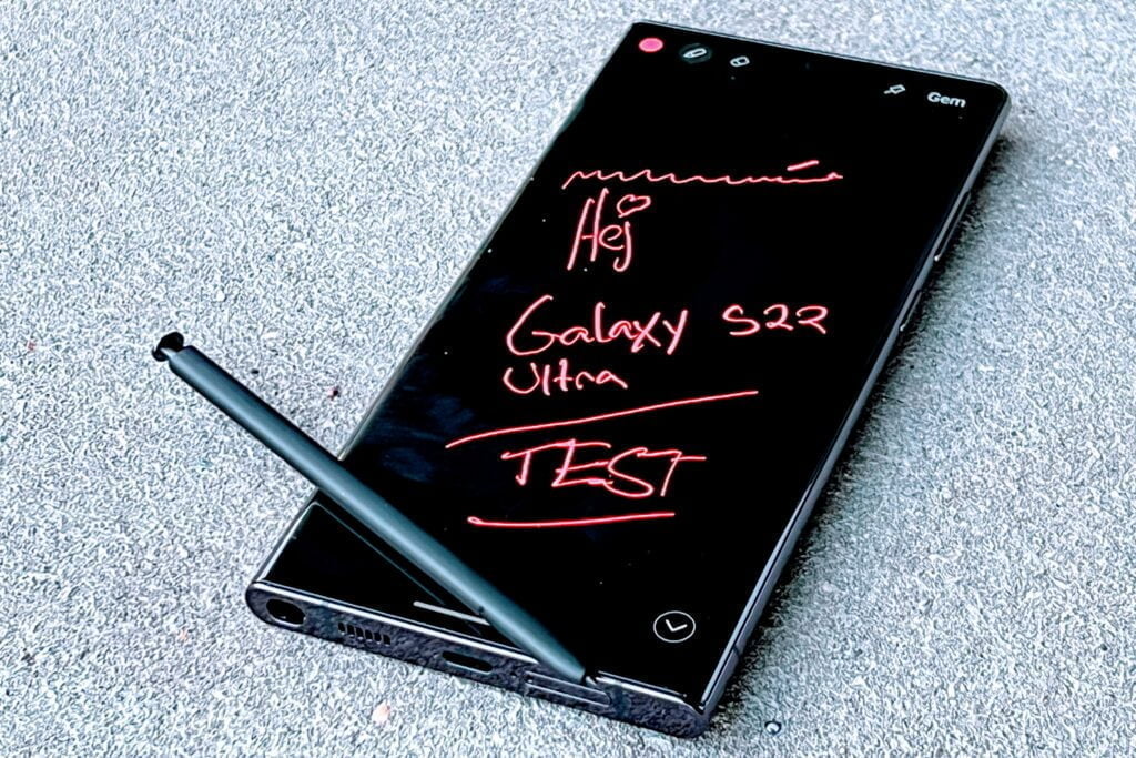 Samsung Galaxy S22 Ultra med S Pen