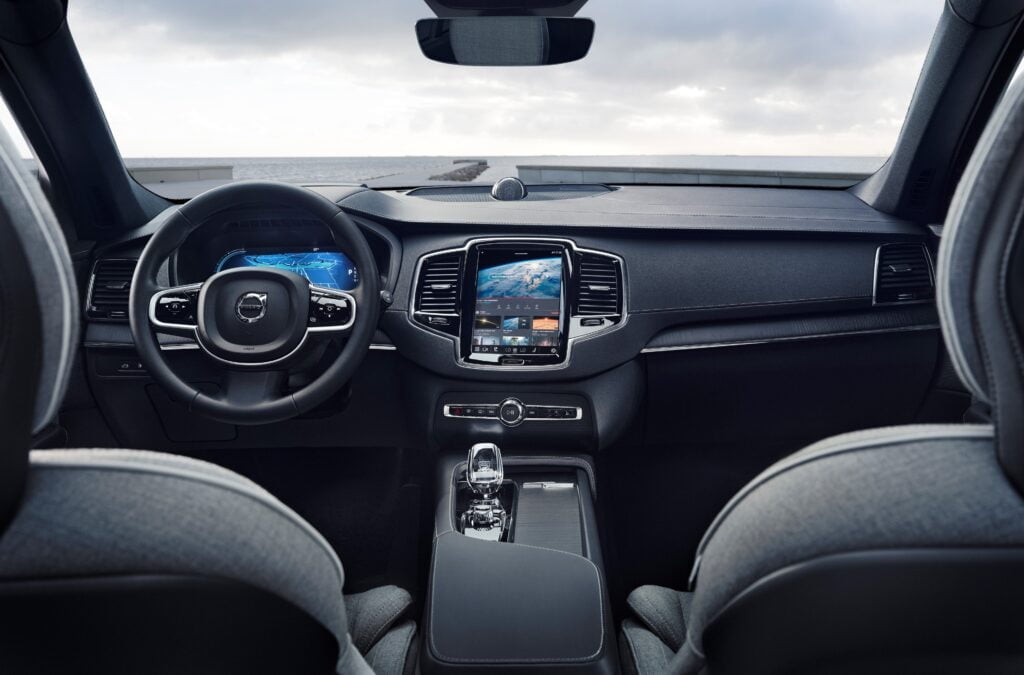 Volvo XC90 Recharge interior