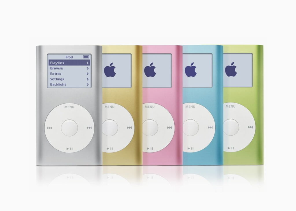 iPod mini, blev introduceret den 20. februar 2004 og kom med alt fra den elskede iPod - bare i en mindre enhed. (Foto: Apple)