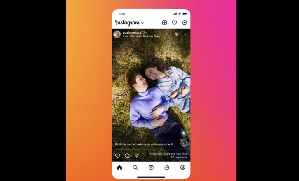 Instagram kopierer TikTok med nyt format, hvor posts fylder hele telefonens skærm (Screenshot fra Twitter-opslag)