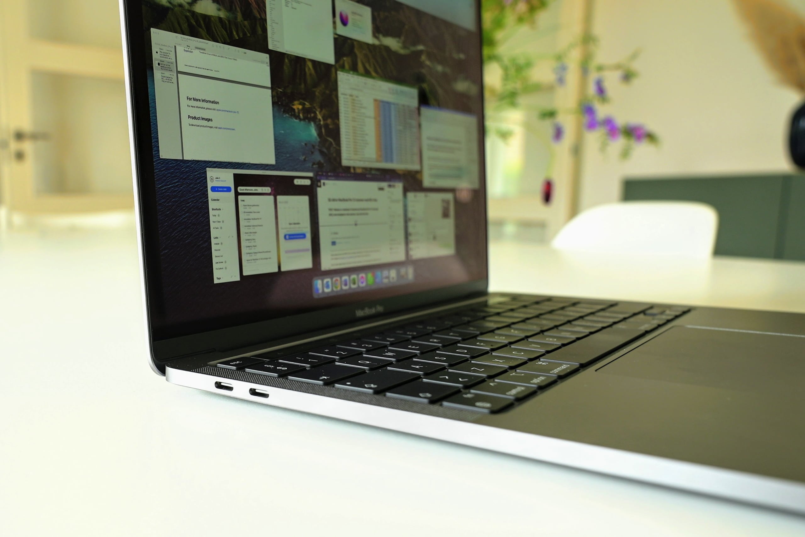 vild MacBook Pro 13-tommer M2-chip - MereMobil.dk