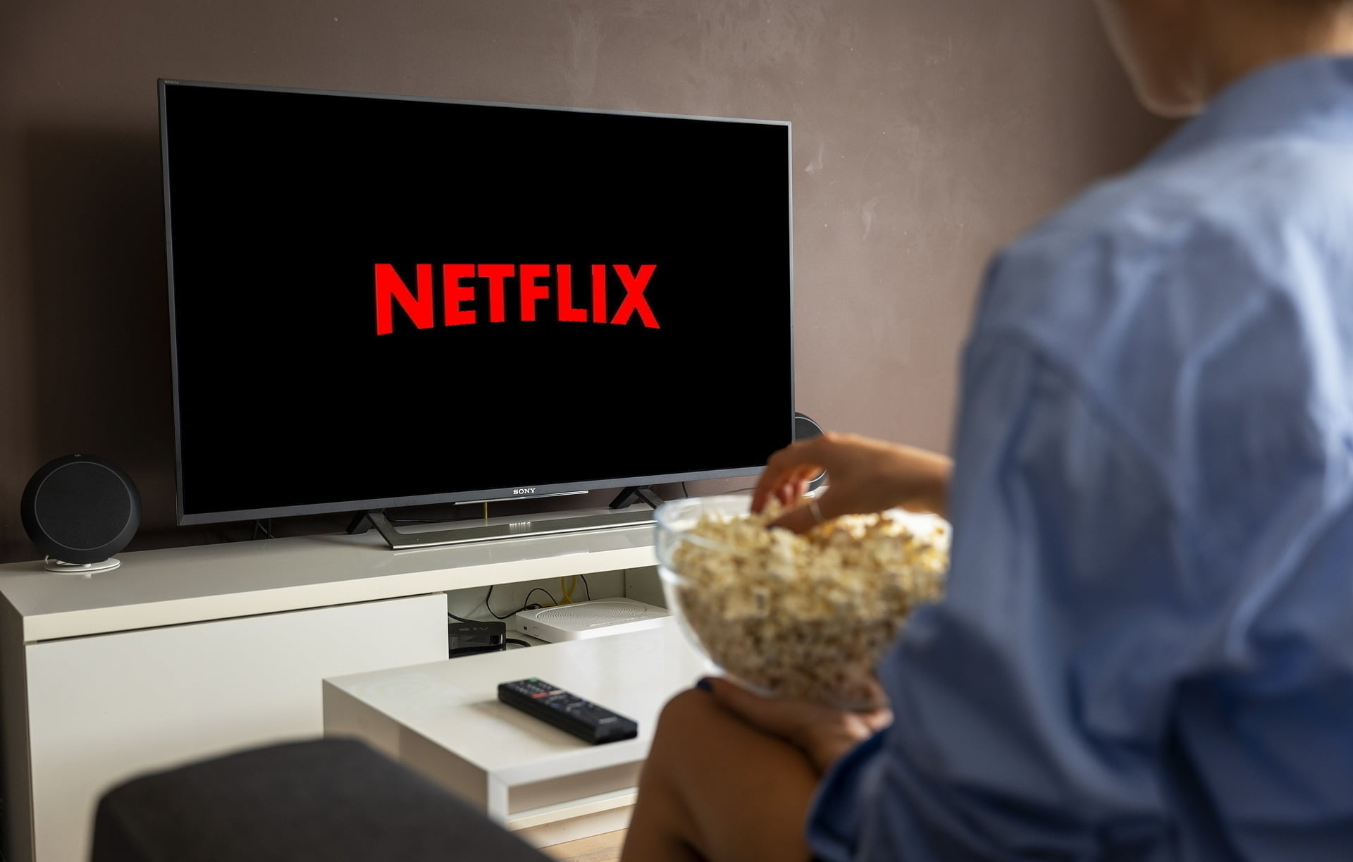 Deling af din Netflix-konto kommer snart til at koste ekstra - MereMobil.dk