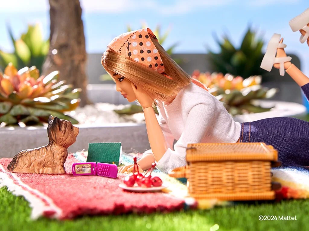 HMD og Mattel har indgået et partnerskab om en Barbie-mobil (Foto: HMD/Mattel)