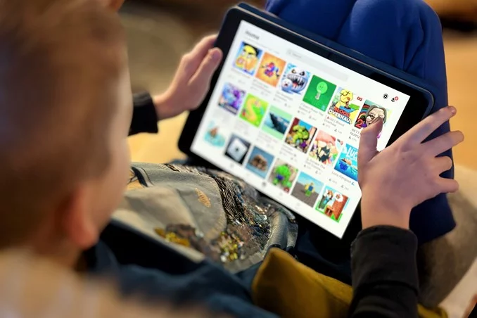 Dreng spiller Roblox på iPad (Foto: Digitaliseringsstyrelsen)