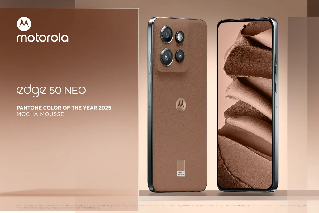 Motorola er klar med modellerne Edge 50 Neo og Razr 50 Ultra i farven Mocha Mousse (Foto: Motorola)