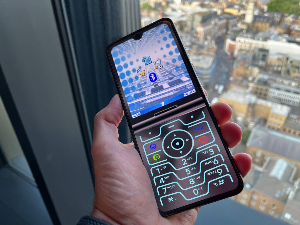 Motorola_Razr_60_Ultra_Retro