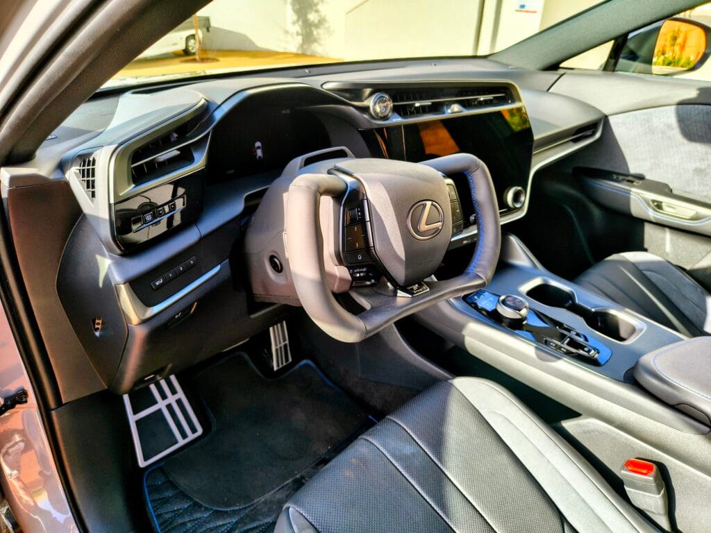 Lexus RZ 550e Fsport