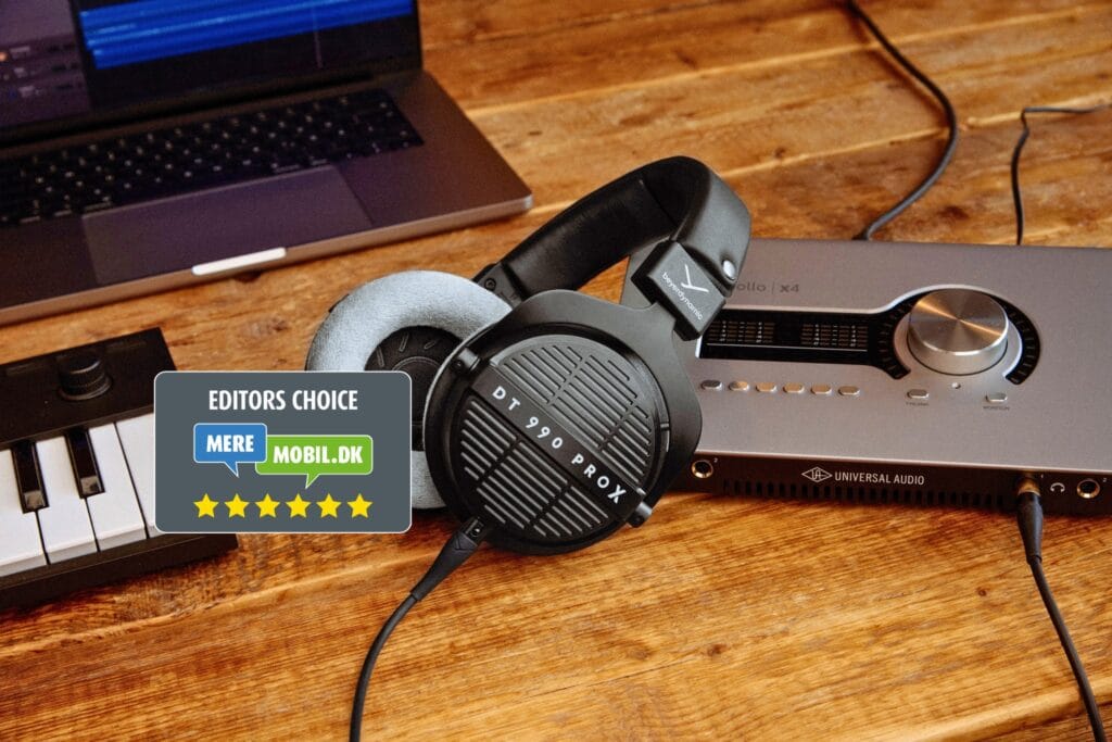 Beyerdynamic DT 990 Pro X award