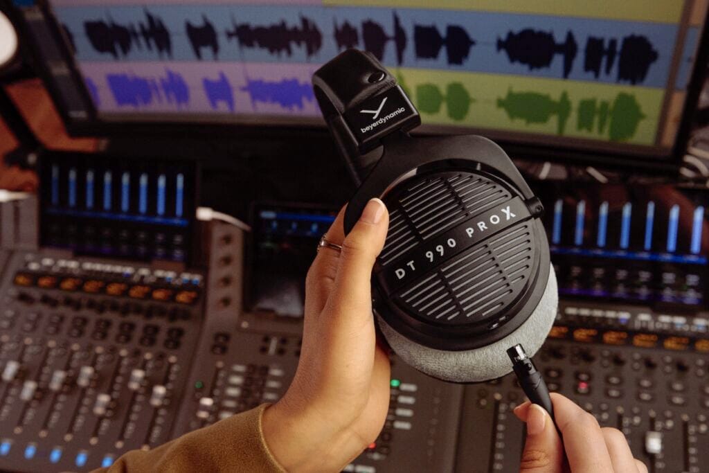 Beyerdynamic DT 990 Pro X