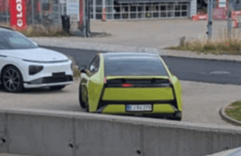 Den nye Xpeng P7 er spottet på de danske veje (Foto: Henrik Bardy Olesen)