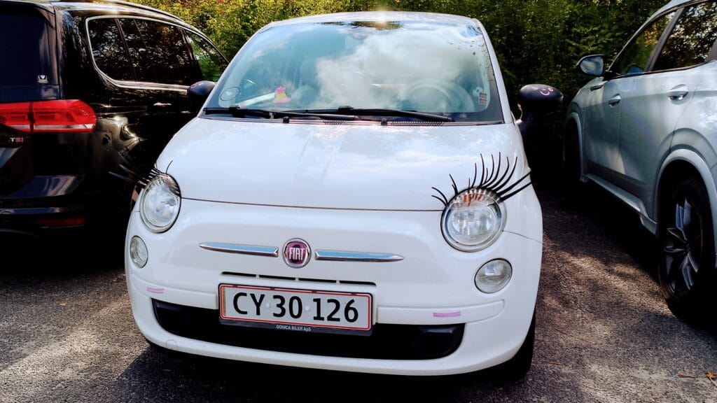 Fiat 500. EU foreslår lempelse af regler for benzin- og dieselbiler i 2035.