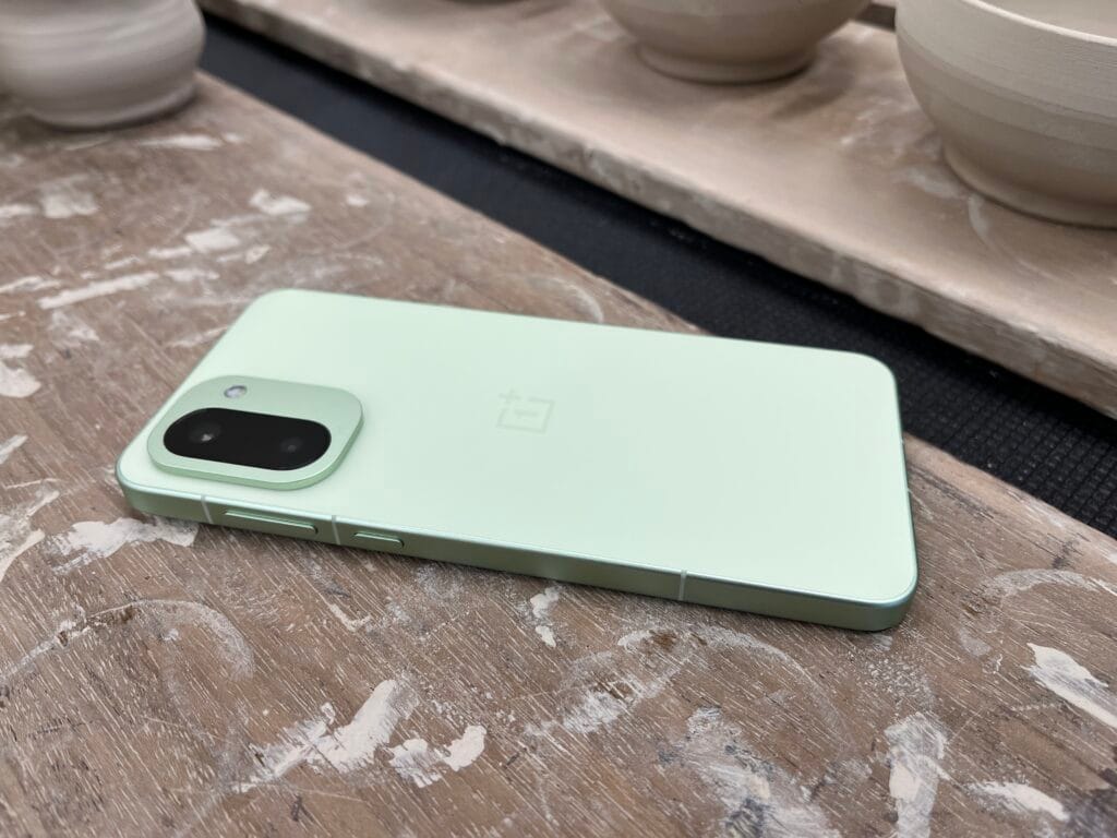 OnePlus_15R_Back