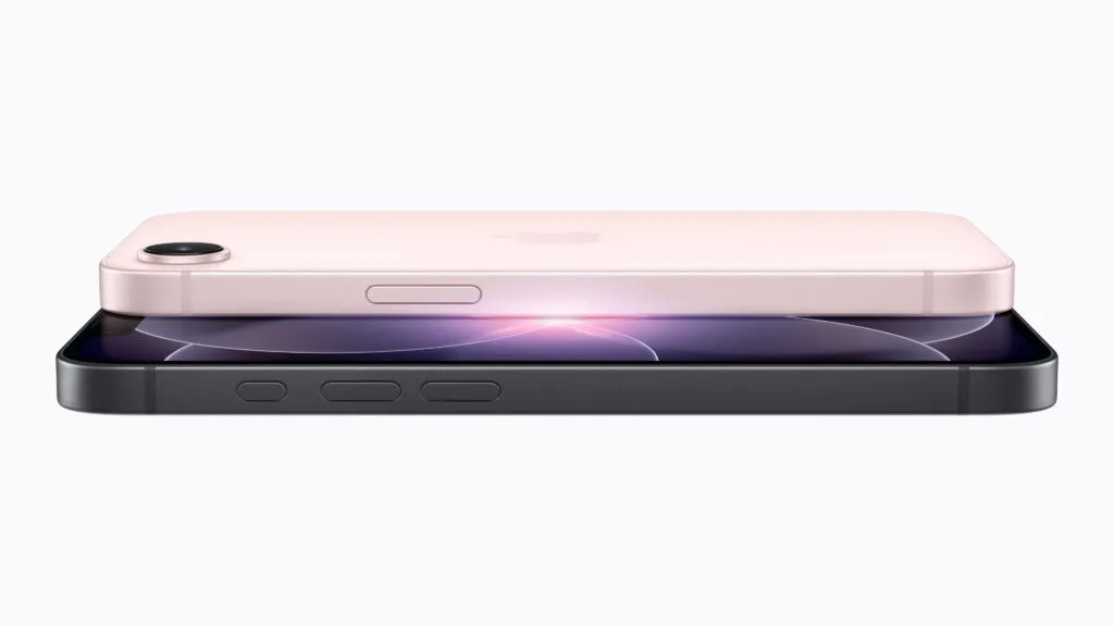 iPhone 17e i farverne sort, hvid og soft pink med 6,1 tommer skærm.