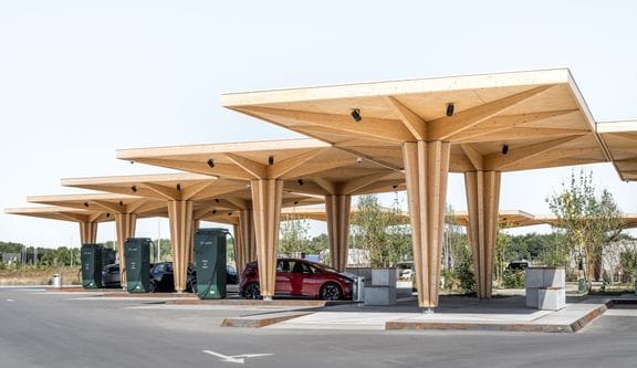 Clever tager næste skridt i udviklingen af den danske ladeinfrastruktur og begynder nu at etablere 1.000 kW-ladere til personbiler. (Foto: Clever)