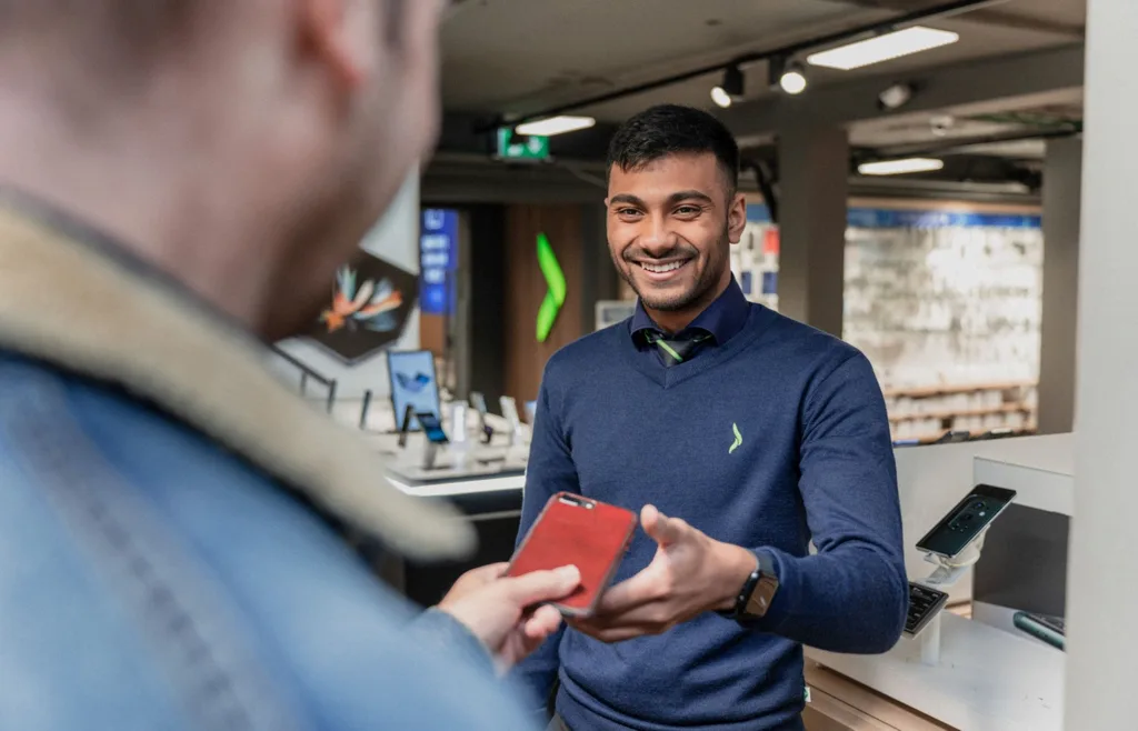 Skilt fra Elretur i Elgiganten der viser indsamling af brugt elektronik til genbrug.