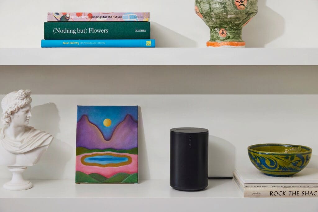 Sonos Era 100 SL højttaler i sort set forfra