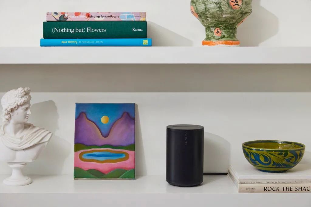 Sonos Era 100 SL højttaler i sort set forfra