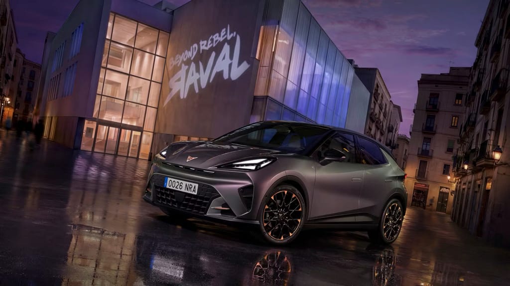 Cupra Raval elbil i farven Plasma set forfra i profil