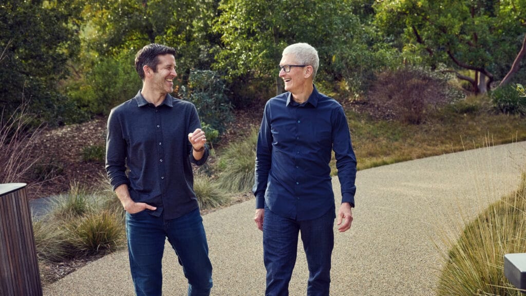 Apple-John-Ternus-Tim-Cook