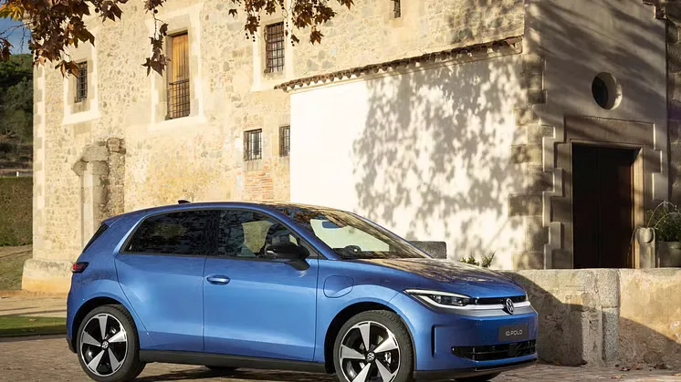 Volkswagen ID. Polo elbil i blå set forfra – Billig elbil fra VW