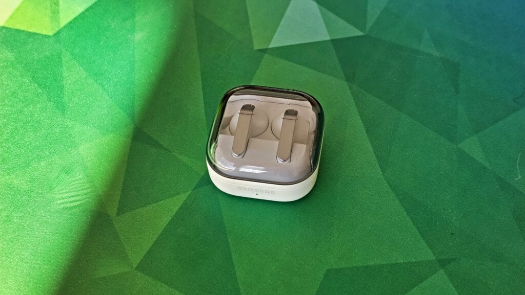 Samsung Galaxy Buds4 Pro a