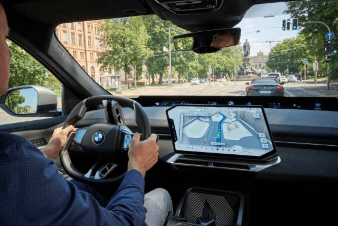 BMW er på vej med en stor opgradering af navigationssystemet BMW Maps til biler udstyret med BMW Operating System X (Foto: BMW)
