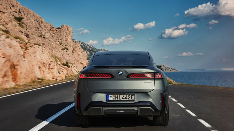 BMW iX4 50 xDrive (Foto: BMW)