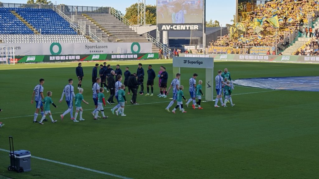 Zoomfoto af Odense Stadion taget med Oppo Find X10 Pro Max