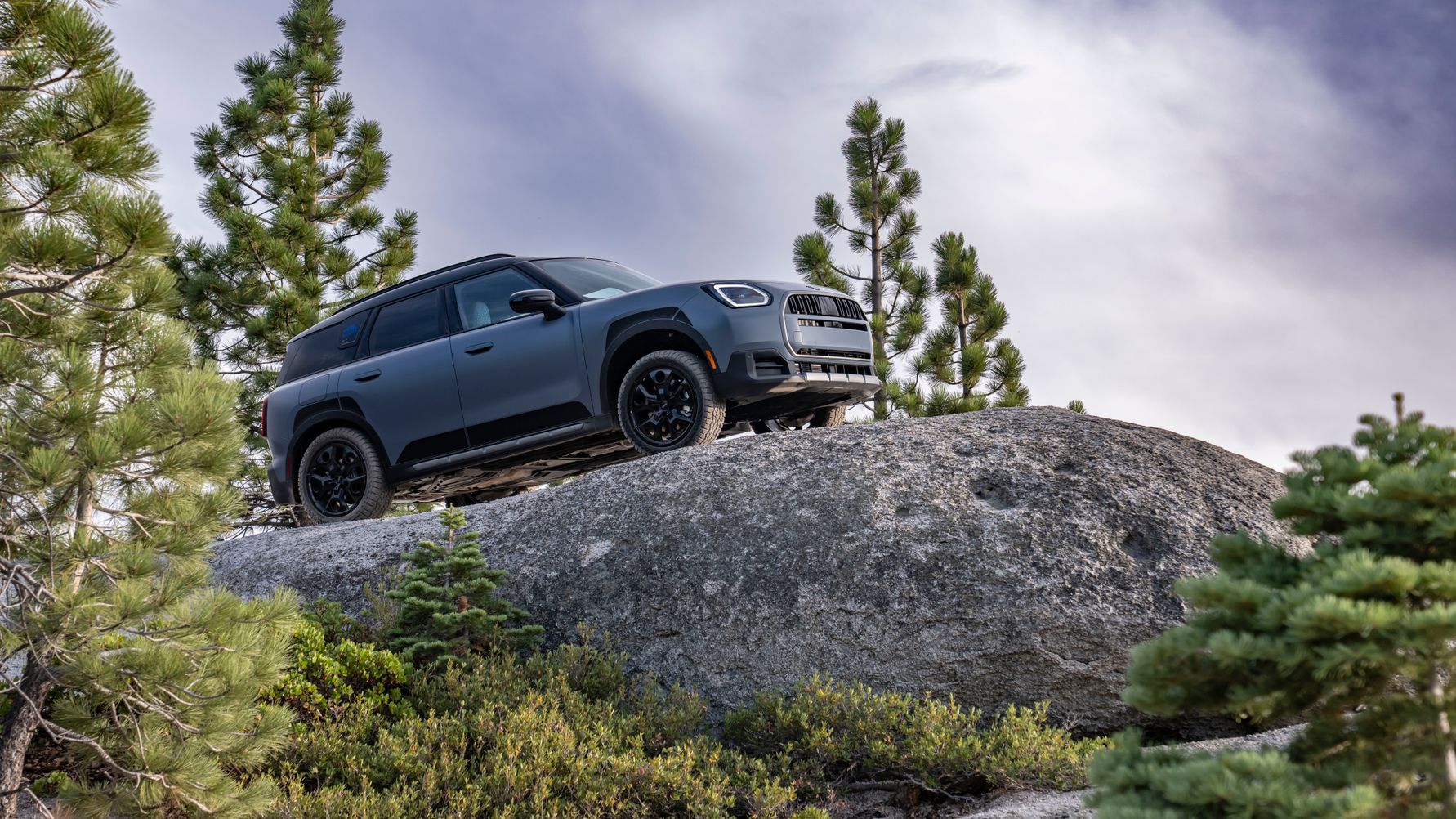 MINI Countryman S ALL4 Untamed Edition i farven Frozen Nomad Blu