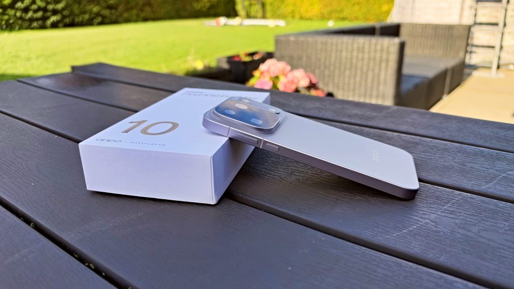 Oppo Find X10 Pro Max set fra siden
