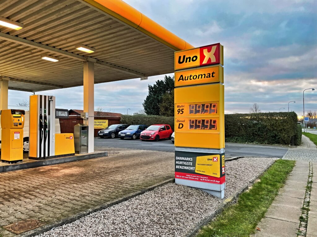 Tankstation med benzin og diesel